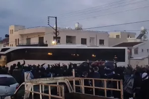 Απολλωνίστες/ Έκαναν... "χαμό" στην άφιξη της αποστολής (Φώτος/Βίντεο)
