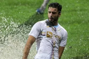 ΕΠΙΣΗΜΟ... για Ανόρθωση και João Escoval