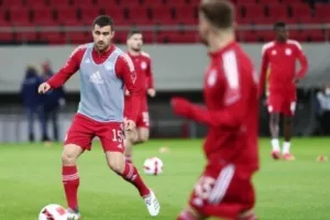 Αουτσάιντερ για βασικός στο ντέρμπι ο Σωκράτης
