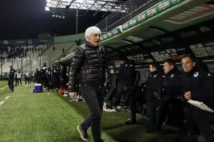 Ψάχνει παίκτες από το πάνω ράφι