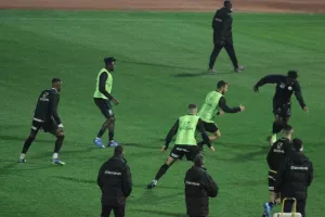 Η εντεκάδα του Σεργίδη/Μέσα ο Ομπανόρ