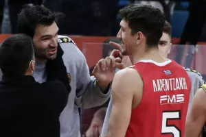 ΚΑΕ ΑΕΚ: «Ένταση με ευθύνη αθλητή ο οποίος προκαλούσε με χειρονομίες και ύβρεις»