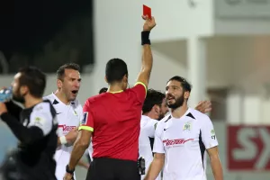 Η κίτρινη έγινε κόκκινη μέσω VAR
