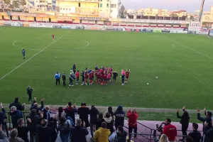 To 2022 μπήκε με τριάρα και... πάρτι! (βίντεο/φώτος)