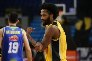 Ανγκόλα: «Θα επιστρέψω σύντομα»