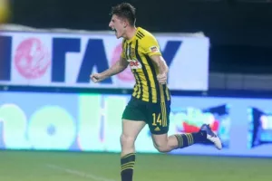 Oι κινήσεις για στόπερ θα κρίνουν το μέλλον του Ασλανίδη