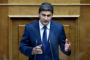 Αυγενάκης: "Το μέχρι 1.000 άτομα ήταν λάθος ως μέτρο"