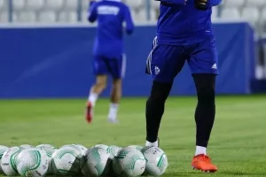 Ανόρθωση: 7 κρούσματα, οι 6 ποδοσφαιριστές!