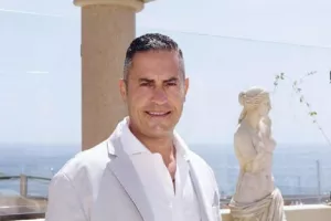 ΤΖΟΝ... κάτι ψήνεται!!!