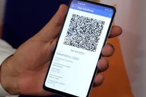 Κόκκινο από σήμερα το Safe Pass των θετικών