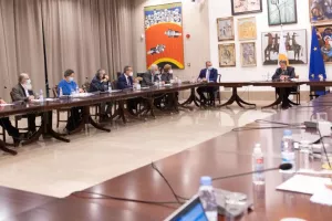 Η σύσκεψη στο Προεδρικό για τα νέα μέτρα