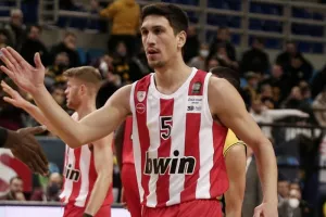 «Φίλος της ΑΕΚ μου είπε να πεθάνει η μάνα μου και να την βρω κρύα στο σπίτι»