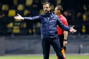 Μάντζιος: "Έτσι θα πάει μέχρι το τέλος για τα πλέι-οφ"