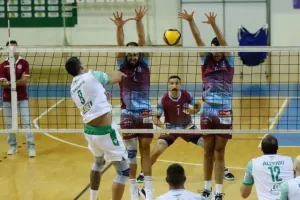 Με ανατροπή οι «βυσσινί»