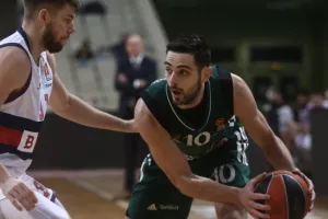 Πάει για χειρουργείο ο Παπαπέτρου