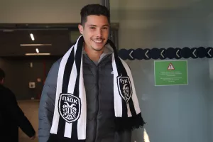 Σοάρες: "Ανυπομονώ να παίξω στην Τούμπα" (φώτο)