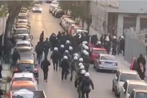 Ένταση έξω από το «Καραϊσκάκης» με οπαδούς της Αταλάντα (βίντεο)