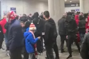 Ρόνι Λέβι: Ζημιές στο λεωφορείο, περικύκλωσαν την Αlona και ζήτησαν απόλυση! (φώτος)