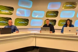ΒΙΝΤΕΟ/SUPER MONDAY με δυνατή... παρέα και ωραίες συζητήσεις