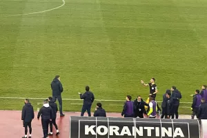 ΚΟΚΚΙΝΗ στον Βαλακάρι και "φωνές" (φώτος)