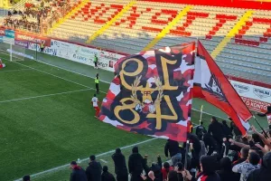 Λαός... για τα σαλόνια!