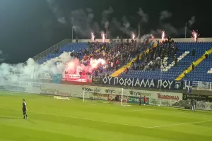 Εντυπωσιακή υποδοχή με πυρσούς στο Δασάκι! (βίντεο)