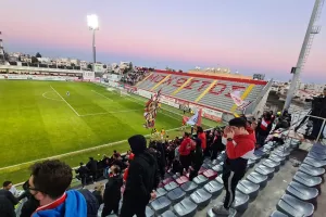 Λαός... για τα σαλόνια!