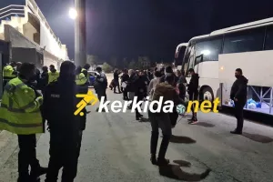 ΦΩΤΟΣ/Στο γήπεδο οι οπαδοί της Πάφου
