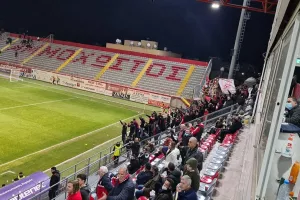 Λαός... για τα σαλόνια!
