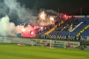Εντυπωσιακή υποδοχή με πυρσούς στο Δασάκι! (βίντεο)