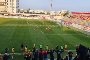 Νέα Σαλαμίνα - Ακρίτας: Πήρε το ντέρμπι, έβαψε κόκκινη την κορυφή! 