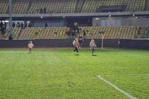 ΑΕΛ: Οι πιστοί πήραν φανέλα! (φώτος)