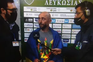 Δακρυσμένος ο Χουντόμπιακ/"Σας παρακαλώ, βοηθήστε την Ουκρανία"