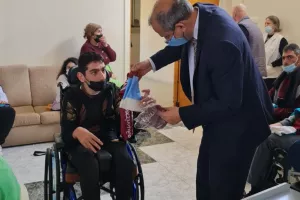 "Βυσσινί" επίσκεψη στο ειδικό σχολείο "Απόστολος Παύλος" (φώτος)