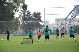 Το βλέμμα στην ΑΕΛ/Φώτος 