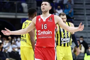 «Άμυνα και καλές επιθετικές επιλογές τα κλειδιά στη Βιτόρια»