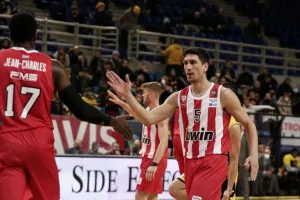 Χωρίς Λαρεντζάκη και Έισι ο Ολυμπιακός στην Ισπανία