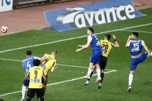 Τα 40 γκολ έφτασε ο Μάνταλος, τα 10 με κεφαλιές!