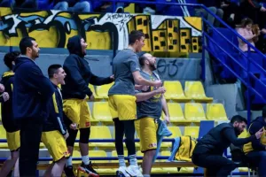 Αποθέωσε ΑΕΛίστες ο αρχηγός