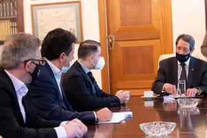 (ΦΩΤΟΣ) Στο Προεδρικό οι ομάδες της Λεμεσού 