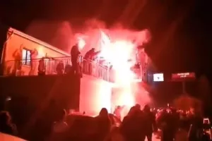 Πανδαιμόνιο στα Καννάβια για τους πρωταθλητές (βίντεο)