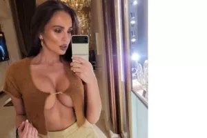 HOT η Νικολέτα