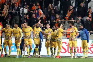 ΑΠΟΕΛ/Το 11-6-0 δείχνει το δρόμο...