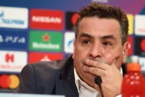 Περιμένει... αντεπίθεση