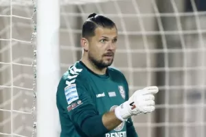 Εκτός για πειθαρχικό παράπτωμα οι Βέρχουλστ, Γιακιμόφσκι