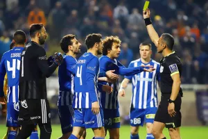 Πέναλτι για το ΑΠΟΕΛ, ακύρωση μέσω on field review