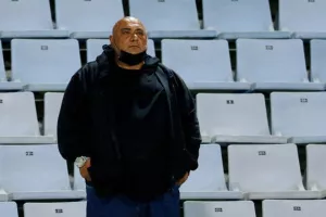 Έξαλλος με την διαιτησία/"Αλλαγή στάσης"