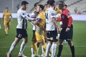 Γκολ ο Κβιλιτάια και σύρραξη! (φώτος)