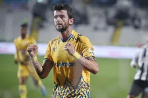 Γκολ ο Κβιλιτάια και σύρραξη! (φώτος)