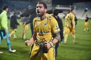 ΑΠΟΕΛ - ΑΕΚ: Την κέρδισε και την… έπιασε στην 2η θέση! (Φώτος)
